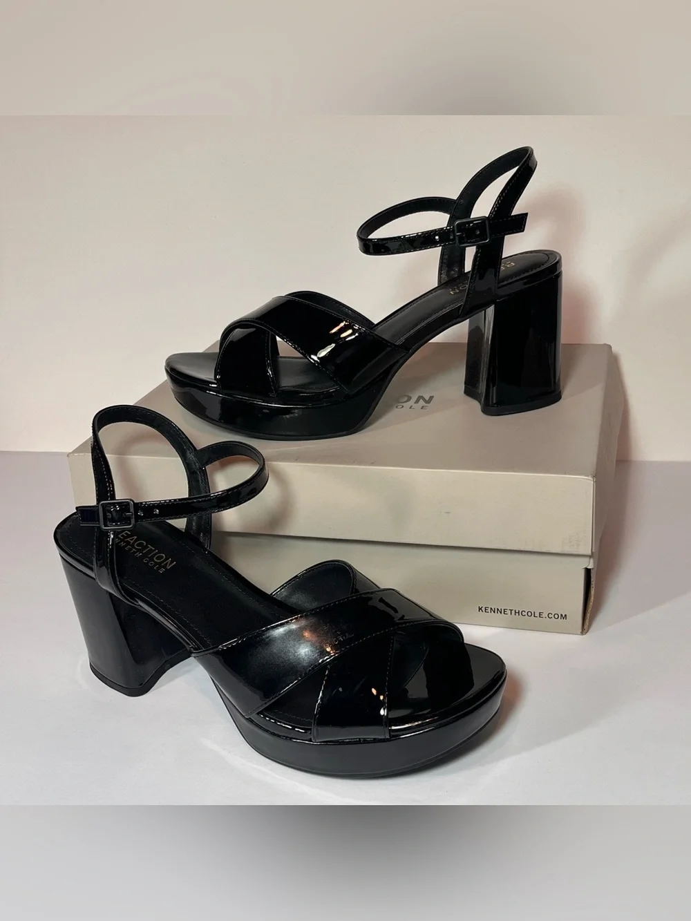 Kenneth Cole Reaction shiny black